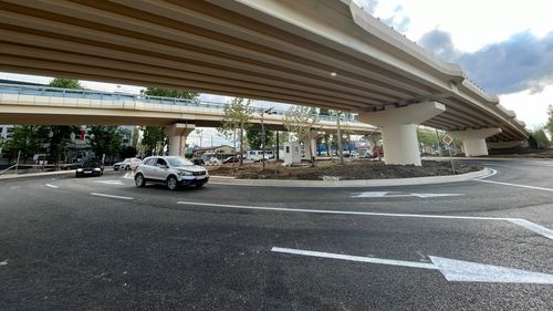 FOTO Circulația a fost deschisă pe sub pasajele rutiere construite recent în zona comercială Pallady din sectorul 3 al Capitalei