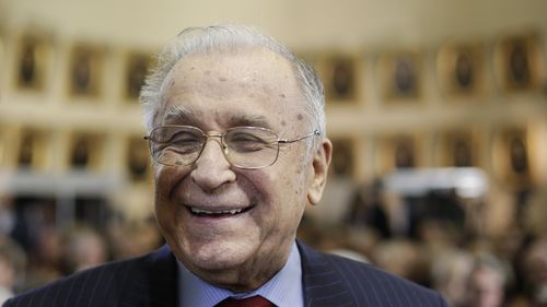 Starea de sănătate a lui Ion Iliescu: Este în continuare la Terapie Intensivă / Au fost efectuate mai multe proceduri medicale, bine tolerate / Starea generală se menține staționară
