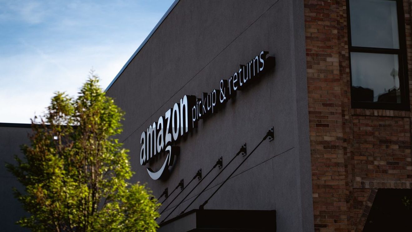 Amazon "investește masiv" în tehnologia din spatele ChatGPT