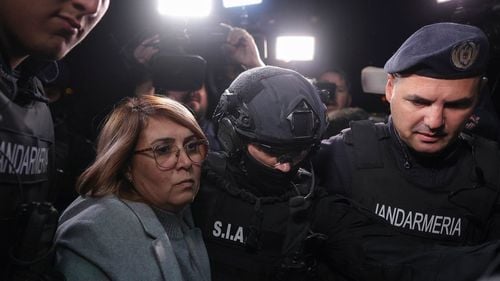 Fiica omului de afaceri arădean ucis în explozia maşinii sale şi cei doi presupuşi complici ai ei rămân în arest preventiv / Decizia Inaltei Curţi este definitivă