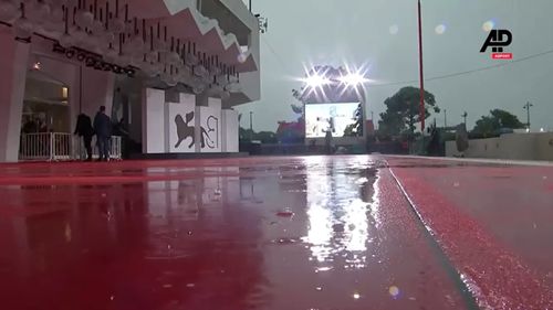 O ploaie și furtună puternice au pus pe fugă vedetele de pe covorul roșu la Festivalul de Film de la Veneţia