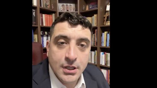 Simion, în delir, negând informația că s-a întâlnit cu șeful spionajului rusesc: A ieșit o conservă să spună că Simion s-a văzut cu șeful spionajului rusesc. Bandele G4Media răspândesc minciuni. Televiziunile, instrumentele PSD. Mălin Bot, căutătorul în gunoi. AUR e o forță