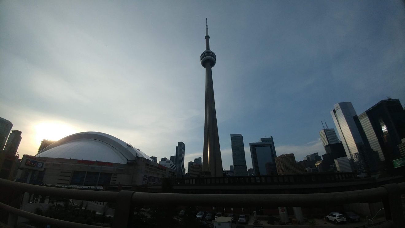 Situație dificilă în Canada: Record de infectări în Ontario / Quebec interzice circulația pe timpul nopții pentru a stopa răspândirea coronavirusului