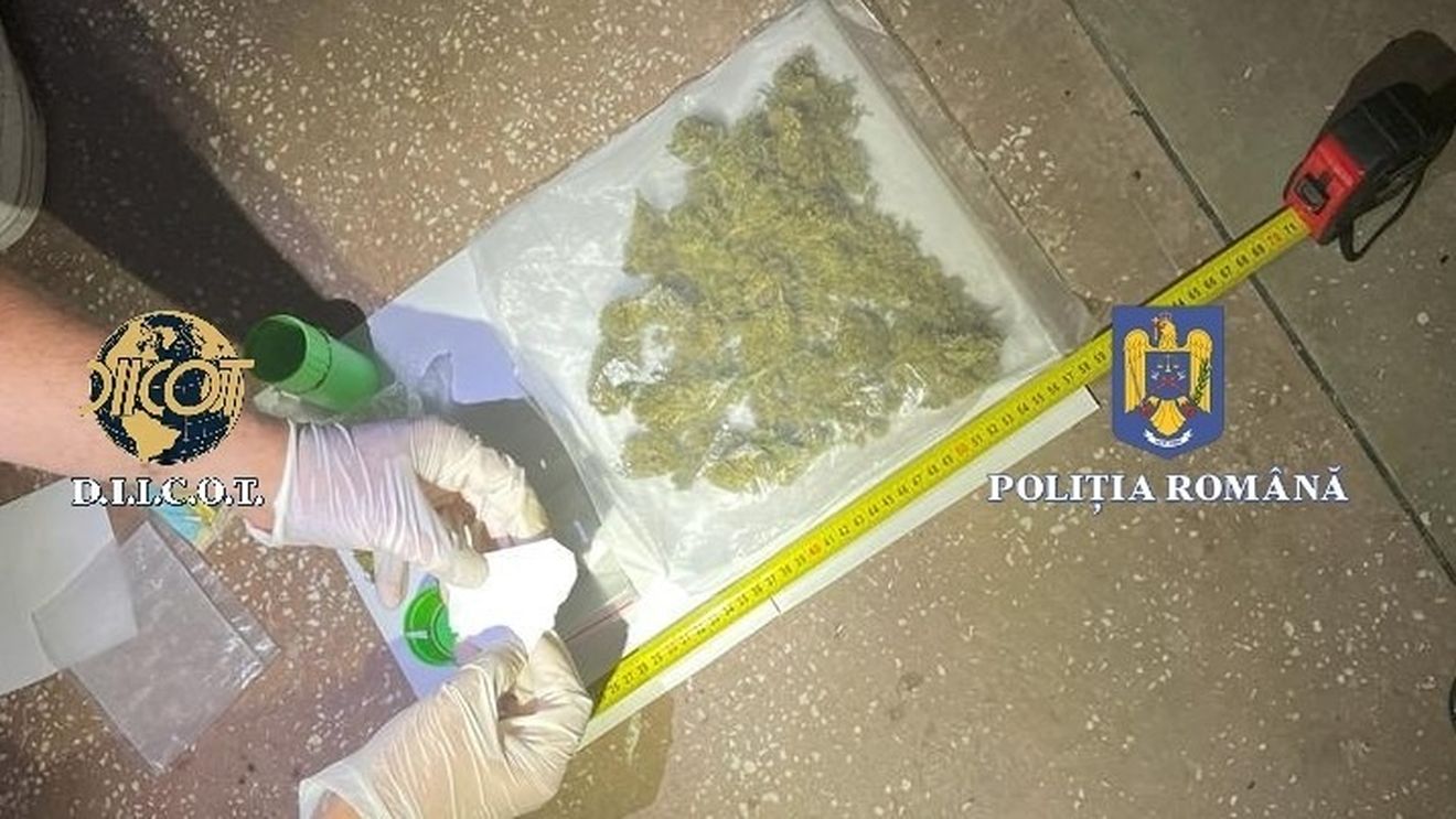 Un bărbat coordona din pușcărie traficul de droguri la Baia Mare. El folosea un telefon mobil introdus ilegal în penitenciar