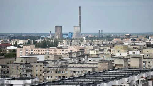 ELCEN: Din primele evaluări, cauza incendiului de la CET Vest a fost „un defect electric apărut în staţia de 6 kV” / Consumatorii arondați vor fi preluați de CET Grozăvești
