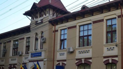 Explicațiile Inspectoratului Scolar din Iași pentru ghidul care prezintă legăturile culorilor cu paranormalul și cu eliminarea “toxinelor emoționale” și a celor din colon: informații “scoase din context”, importante pentru educația copiilor cu nevoi speciale