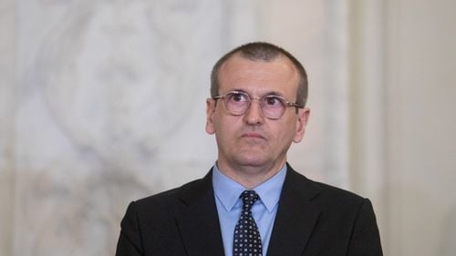 Cristian Preda: Exmatriculată de la doctorat după șapte ani, Roberta Anastase a obținut o prelungire din partea rectorului Universității București/ UB: Practica prelungirii perioadei de stagiu doctoral este una obișnuită