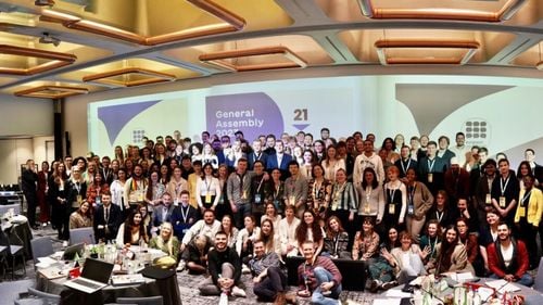 Tinerii europeni cer oficial intrarea României și Bulgariei în Schengen. Avertisment asupra consecințelor legate de mobilitate, bunăstare și oportunități