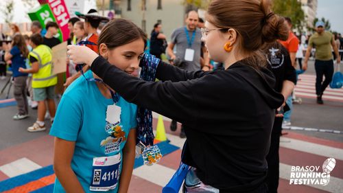 Participarea la o competiție de alergare înseamnă disciplină, curățenie, respect și admirația față de performanță