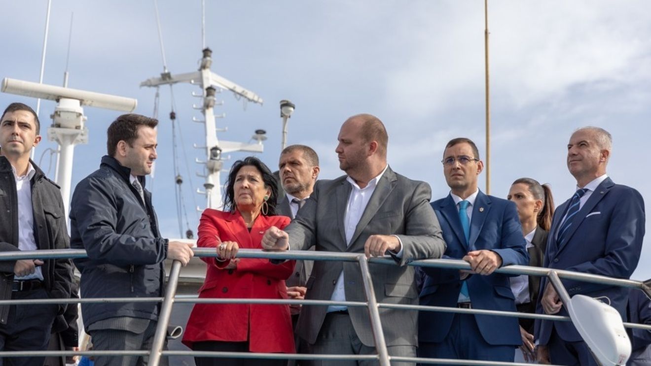 Preşedintele Georgiei a fost în Portul Constanţa/ Discuții despre construirea unui cablu electric între România, Georgia şi Azerbaidjan și o linie de feribot