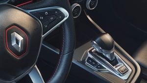 Renault ajunge la un acord în Spania ce privește menţinerea producţiei la două uzine şi a 6.000 de locuri de muncă