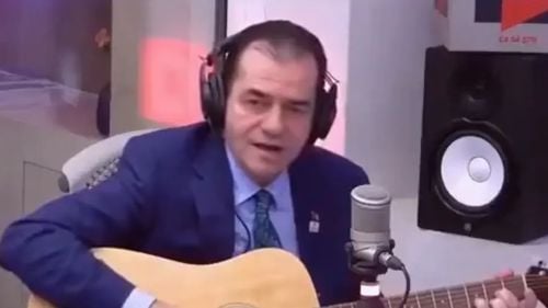VIDEO Sarea și piperul campaniei electorale: Ludovic Orban, ironizat după ce a cântat la radio melodia „Epilog” a formației Vama Veche: „Care ai vecini nașpa, bagă stația și dă asta la maximum”