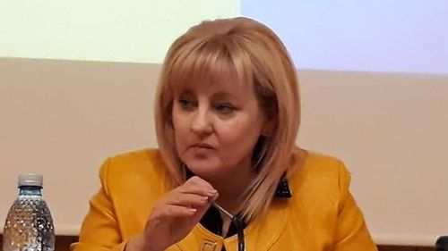 A rezistat în funcția de secretar de stat mai puțin de 24 de ore / Tudorița Lungu (PNL), eliberată vineri din funcția de secretar de stat, la mai puțin de o zi după numire / A ocupat mai multe funcții în administrație, dar nu avea nici o legătură cu turismul