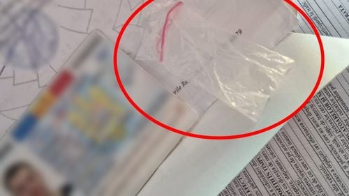Tânăr din Cluj, prins cu droguri la examenul auto / I-a dat din greșeală polițistului pungulița cu prafuri