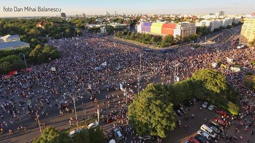 Stratfor: Europa de Est asistă la o revoluție tăcută/ Din Cehia până în Albania și din Slovacia până în România, oamenii ies în stradă