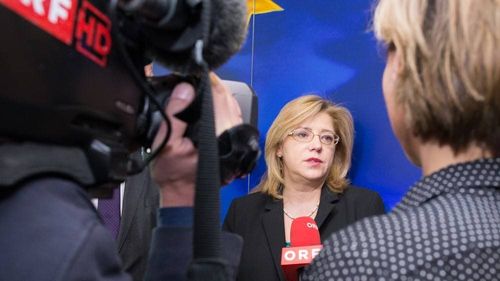 INTERVIU Corina Crețu: Pro România sprijină condiționarea acordării fondurilor UE de o justiție independentă/ Am purtat negocieri cu două grupuri din Parlamentul European