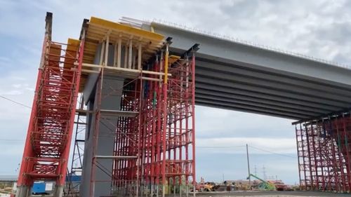 Un nou termen de finalizare pentru pasaj de pe centura Aradului, început în 2012: noiembrie 2023 / Lucrările sunt la 70%, procent de realizare / Proiectul trebuia încheiat în 2013