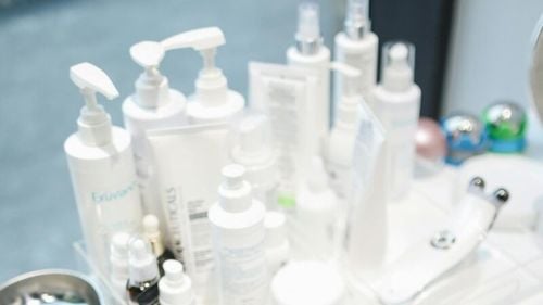 Inteligența Artificială devine noul expert în îngrijirea pielii pentru Generația Z / ChatGPT este utilizat pentru analiza tenului