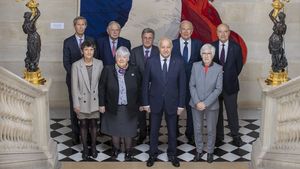 Franța: Consiliul Constituțional se pronunță asupra contestatei legi de reformă a sistemului de pensii, una dintre cele mai importante decizii luate de “Cei Nouă Înțelepți”