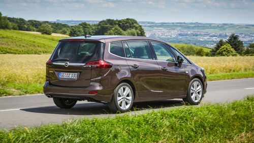 Cum a fost înfăptuit “visul german” la nivel local: Mai multe mașini germane decât românești pe străzile României