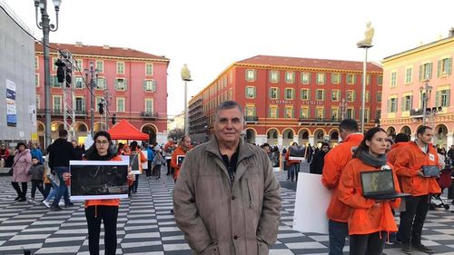 Giorgos Tragas, un celebru jurnalist grec antivaccinist și liderul mișcării „Oameni Liberi”, a murit după ce s-a infectat cu COVID-19 / Medicul său l-a implorat să se vaccineze