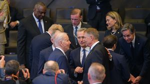 SONDAJ Cât de respectat cred românii că este președintele Klaus Iohannis de către liderii occidentali: 37% cred că nu îl respectă, 24% cred că este respectat