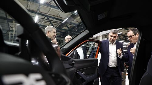 Guvernul a strecurat o prevedere prin care poate cumpăra mașini mai scumpe, prin ordonanța privind e-TVA