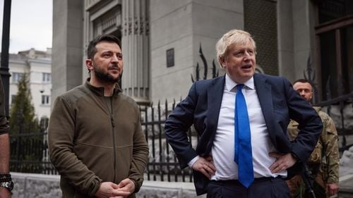 Boris Johnson revine Kiev, unde s-a întâlnit cu președintele Zelenski, de Ziua Unității Ucrainene