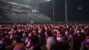 „Niciun semn'' de contagiere în timpul unui concert-test cu 5.000 de spectatori în Barcelona / Participanții au realizat teste PCR, doar 6 au fost pozitive  / În patru cazuri, transmiterea „sigur” nu a avut loc în timpul concertului, potrivit organizatorilor