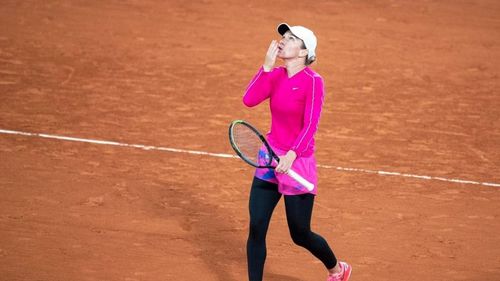 Simona Halep s-a calificat în optimi la Roland Garros după o victorie facilă cu americanca Amanda Anisimova