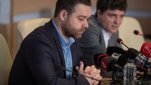 Ciprian Ciucu, despre o eventuală candidatură la Primăria Capitalei: Valul de popularitate pe care îl are Nicuşor Dan poate influența alegerea noului primar. Eu aș vrea să fiu ales pentru viziunea mea şi nu să mă ascund după pantalonii domniei sale
