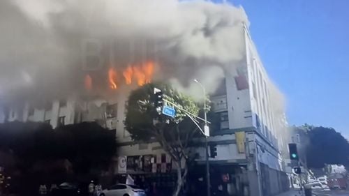 Un incendiu a distrus Hotelul Morrison din Los Angeles, aflat pe coperta albumului "The Doors"