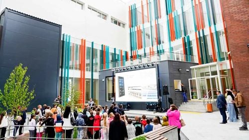 ANALIZĂ Sumă uriașă investită în infrastructura de educație din Regiunea Centru, în cele trei perioade de finanțare / Peste 290 de milioane de euro pentru județele Brașov, Sibiu, Alba, Mureș, Harghita și Covasna / Cum arată școlile reabilitate - FOTO