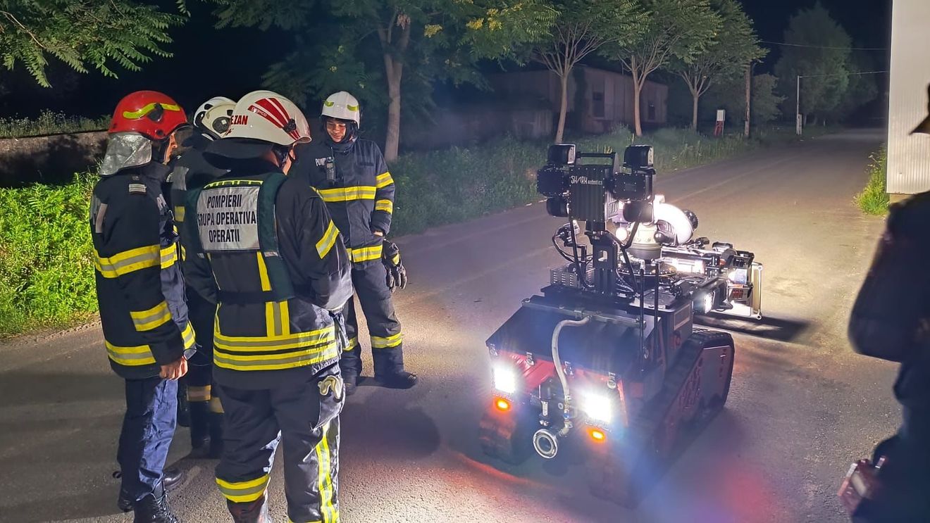 VIDEO Incendiu într-o hală cu muniție la Uzina de armament Cugir. Au fost distruse sute de mii de cartușe, posibilă pagubă de 5 milioane de euro