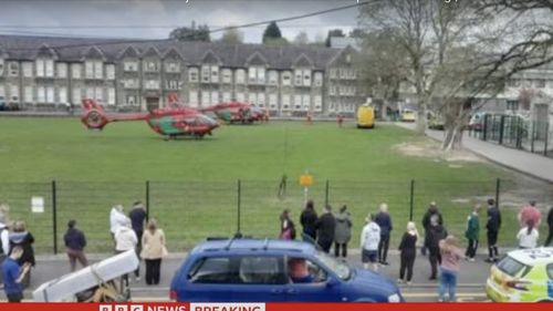 Trei răniţi într-un atac cu cuţitul la o şcoală în Ţara Galilor. O persoană arestată