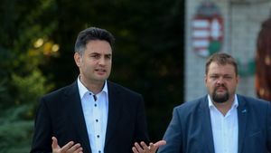 Márki-Zay Péter, contracandidatul lui Viktor Orbán, face o vizită în România între 26-28 octombrie/ Politicienii maghiari din Transilvania, inclusiv din UDMR,  refuză întâlnirea cu liderul opoziției ungare