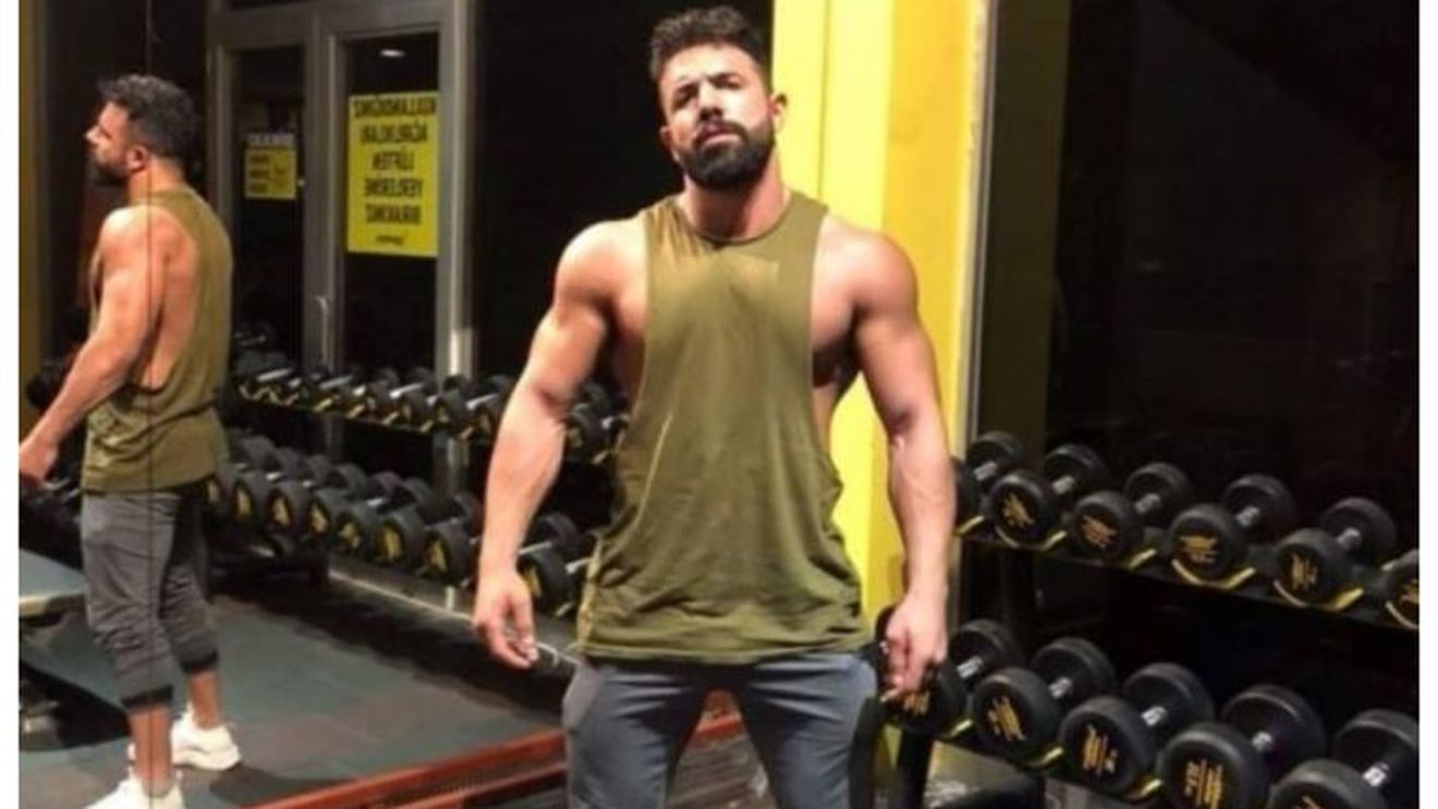 Boxerul turc Selim Ahmet Kemaloglu şi-a ucis duminică prietena. Sportivul de 26 de ani locuia în același apartament cu tânăra pe care a ucis-o