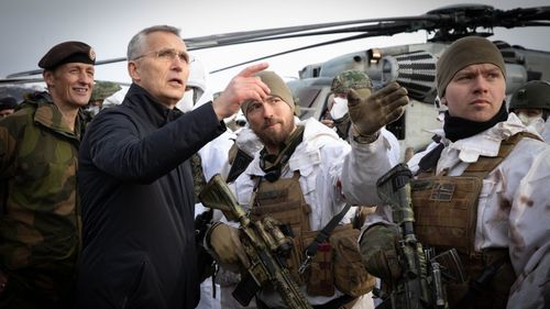 Stoltenberg: NATO nu îşi poate permite să apară un „vid de securitate” în Arctica / „Ar putea alimenta ambiţiile ruse” / „Observăm un interes în creştere al Chinei faţă de această regiune”