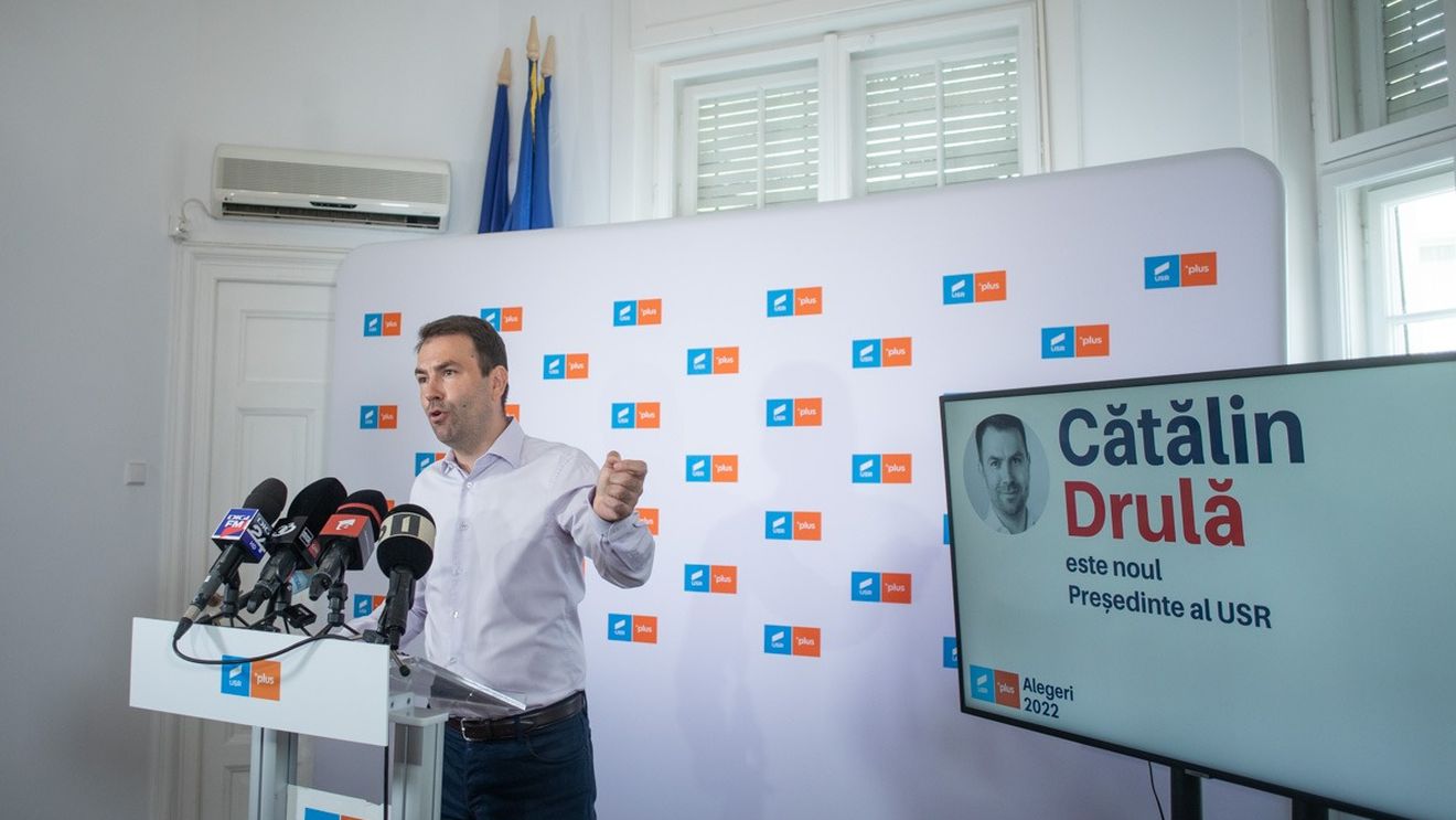 Congresul USR validează sâmbătă rezultatul votului pentru preşedinţia partidului