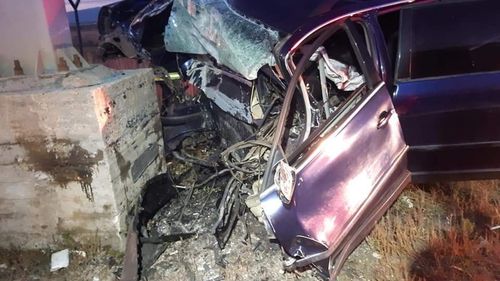 FOTO Sibiu: O femeie a murit pe loc după ce a intrat cu mașina într-un stâlp, într-un sens giratoriu