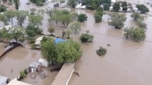 Peste 160 de persoane sunt în continuare date dispărute în urma inundațiilor din Texas / Sunt peste 100 de morți / Trump este aşteptat vineri în regiune