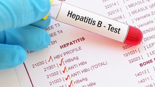 Camera Deputaților: Persoanele neasigurate medical, acces la testarea pentru virușii hepatici B, C și HIV și la terapiile specifice
