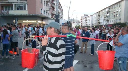 Bacăul se pregătește de noi experiențe de Ev Mediu: reparațiile sistemului de alimentare cu apă