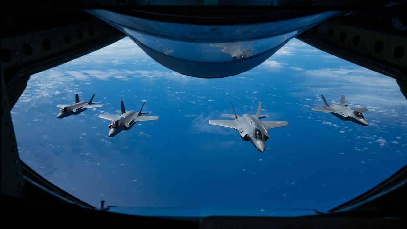 Avioane de vânătoare americane invizibile, desfăşurate în Orientul Mijlociu, anunță Pentagonul
