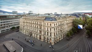 Ministrul de Finanţe al Elveţiei a apărat fuziunea rapidă a Credit Suisse şi UBS, invocând necesitatea evitării unei crize financiare