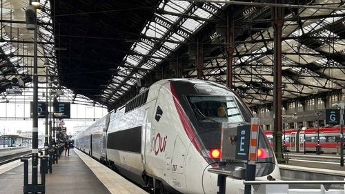 Traficul feroviar din Franţa a fost grav perturbat de un act de vandalism / Mai multe cabluri feroviare „au fost incendiate în mod deliberat”