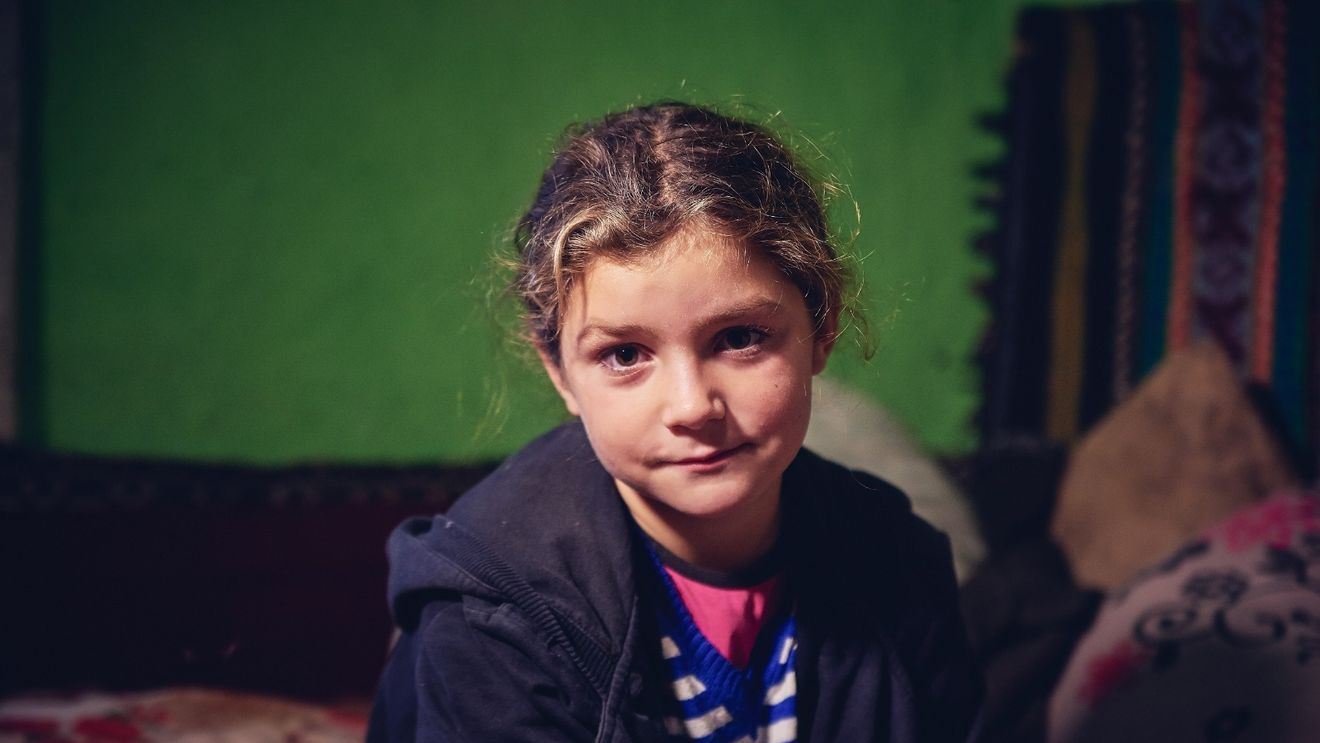 Ce își doresc copiii de Crăciun în 2020? Gabriela, clasa a III-a: Eu mi-aș dori să mă întorc la școală și să învăț mai bine. Mi-a dat tata un telefon pe care să-l folosesc, dar rămân în urmă și trebuie să o întreb pe doamna tot mai mult
