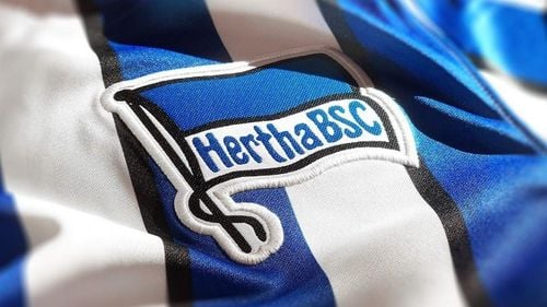 Clubul Hertha Berlin l-a demis pe unul dintre antrenori din cauza comentariilor homofobe și anti-migranți