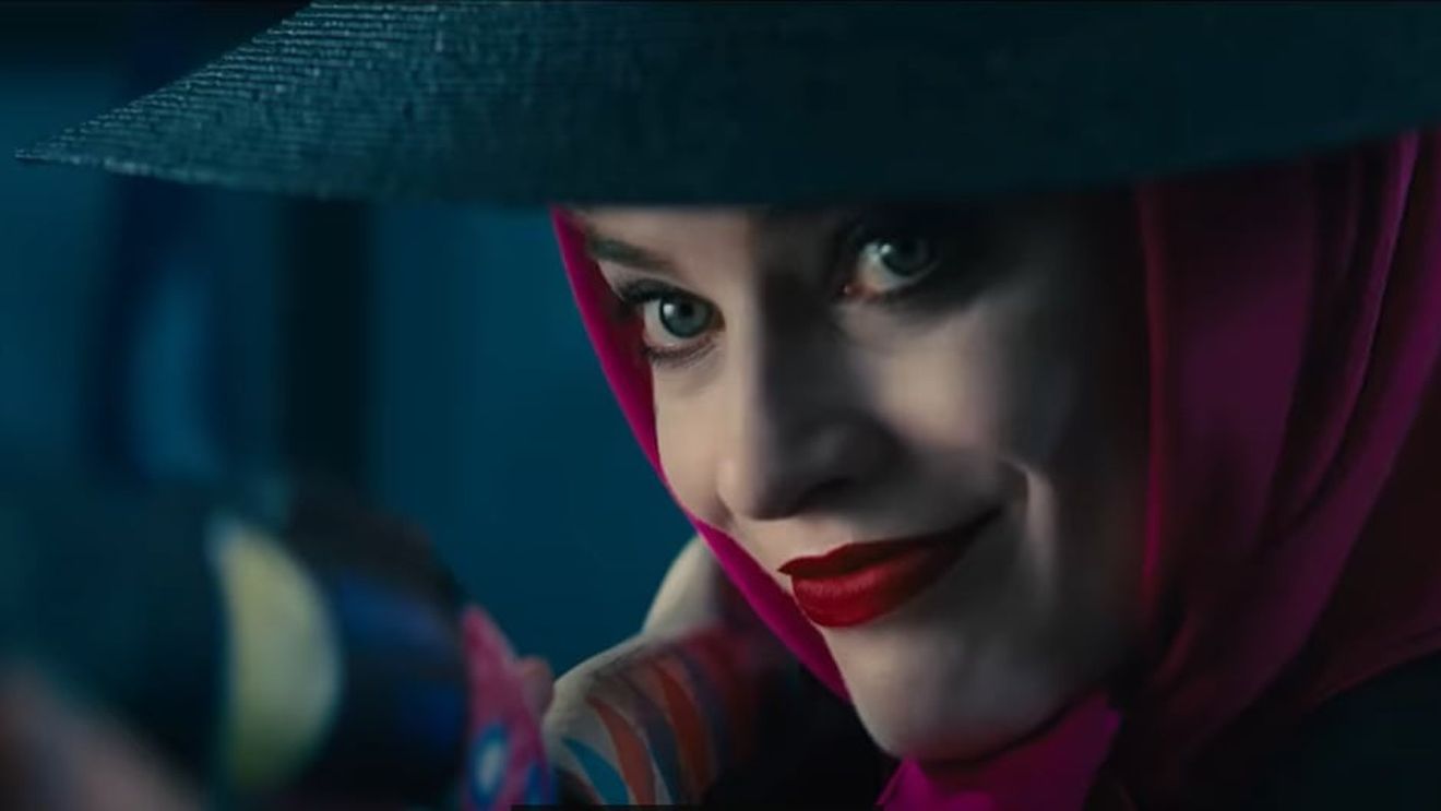 Actrița Margot Robbie susține că personajul negativ inițial al filmului Birds of Prey trebuia să fie ”Pinguinul” / Matt Reeves, regizorul serialului The Penguin, a cerut schimbarea acestuia pentru ca personajul să poată apărea în exclusivitate în producția sa