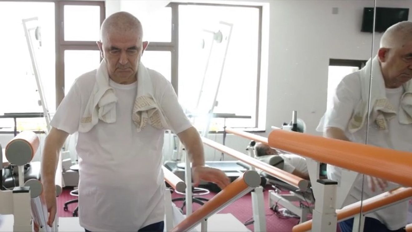 (P) INCREDIBIL! Un pacient care nu mai putea să meargă după un AVC suferit acum 20 de ani, este recuperat medical